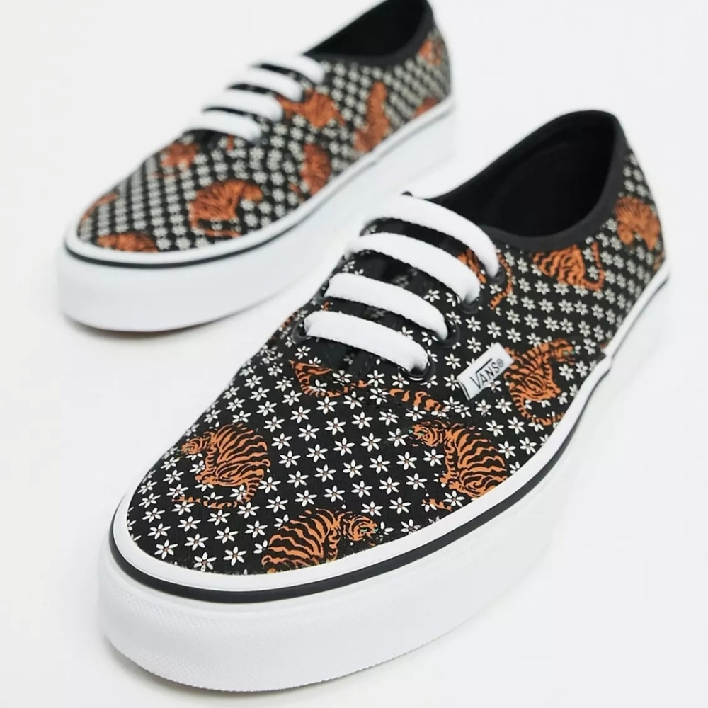 🐯 Van's Tiger Floral Print Black Tennis Shoes
